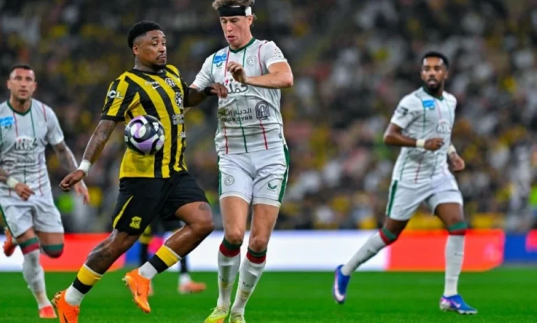 Al-Ittihad's 1-0 loss to Al-Ettifaq: Fan anger and a drop in the Roshan League standings