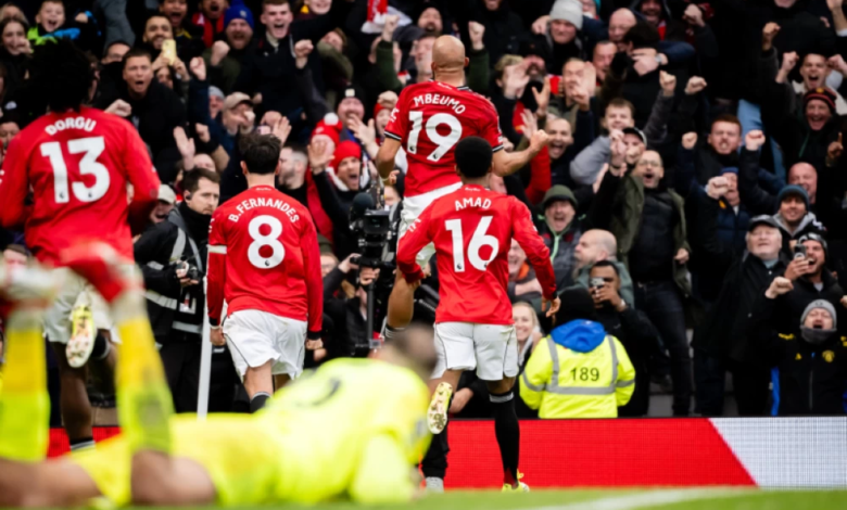 Carrick leads Manchester United to victory over City in the derby