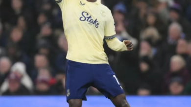 إيفرتون يهزم أستون فيلا 1-0 في الدوري الإنجليزي الممتاز