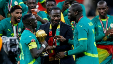 كوليبالي يفاجئ ماني في نهائي أفريقيا 2025: تفاصيل اللقطة المؤثرة