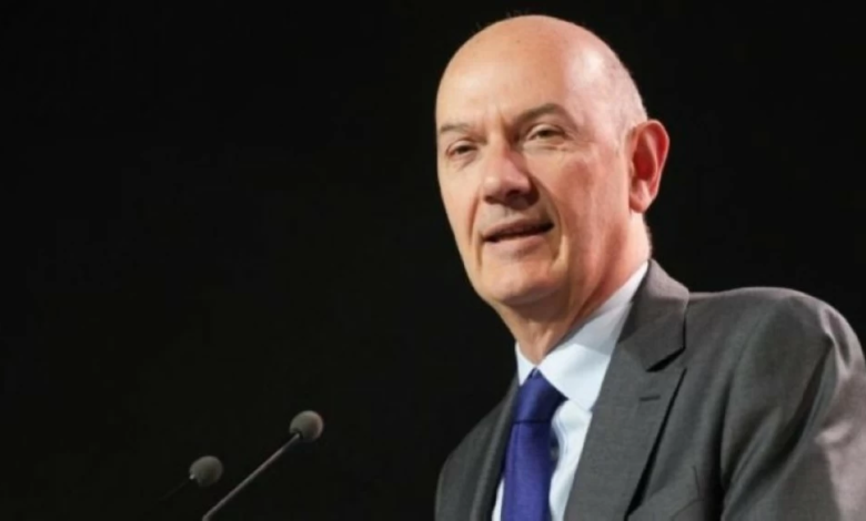 فرنسا تحذر ترمب: أوروبا مستعدة للرد على الرسوم الجمركية