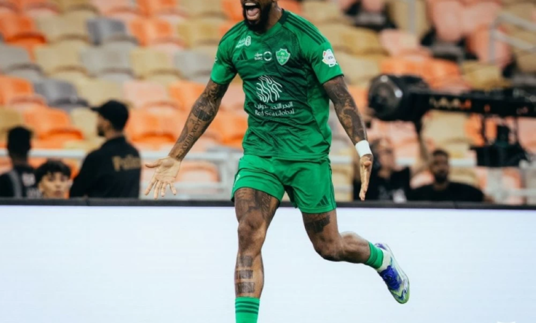 إيفان توني يسجل 51 هدفاً مع الأهلي وينافس رونالدو