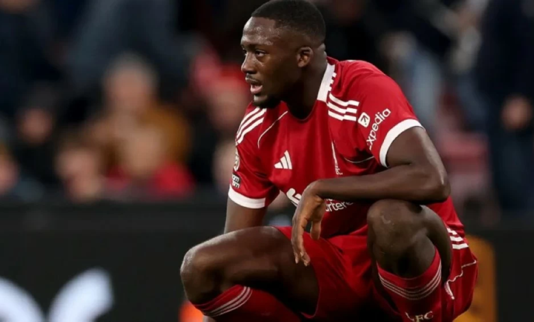 وفاة والد إبراهيما كوناتي مدافع ليفربول وتفاصيل غيابه