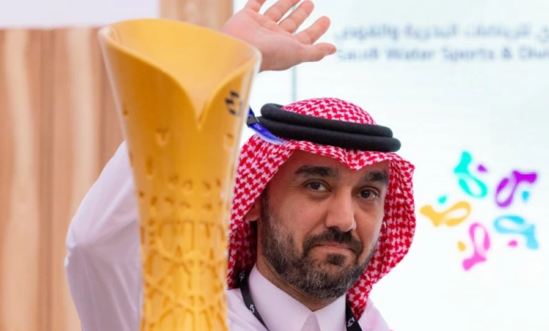 وزير الرياضة يتوج أوكي ريسينغ بلقب E1 في جدة 2026