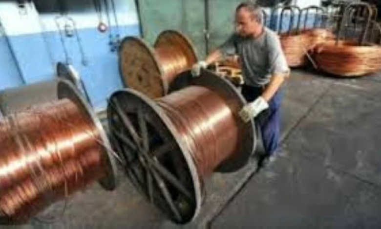 أسعار النحاس تستقر والقصدير يتراجع من قمة تاريخية