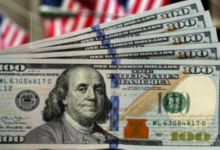 تراجع الدولار لأدنى مستوى في 4 سنوات ومكاسب لليورو