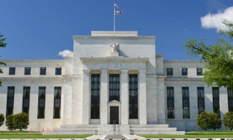 الفيدرالي الأمريكي يثبت الفائدة عند 3.75% في أول اجتماعات 2026
