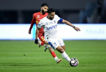 سالم الدوسري يهدر جزائية الهلال ضد القادسية ويخالف المدرب