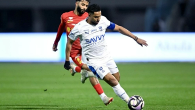 سالم الدوسري يهدر جزائية الهلال ضد القادسية ويخالف المدرب