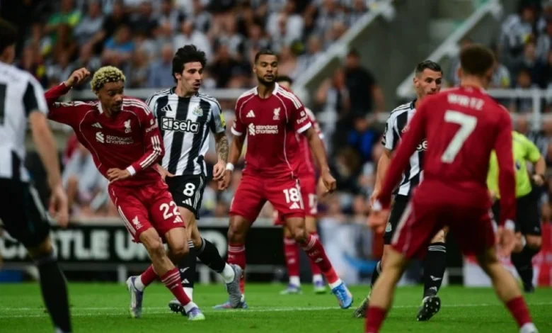 مباراة ليفربول ونيوكاسل: موعد القمة وتفاصيل الصراع بالدوري الإنجليزي