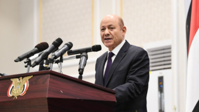 العليمي يطلب استضافة مؤتمر جنوبي شامل بالرياض