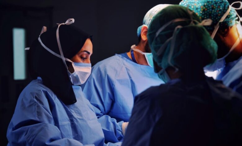 إنجاز طبي بالقصيم: إنقاذ أربعينية من نزيف دماغي حاد