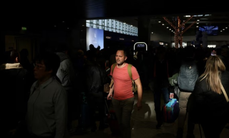 Greece closes its airspace: Flights halted due to technical fault