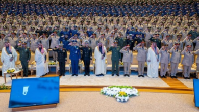 نائب وزير الدفاع يرعى حفل تخريج الضباط الجامعيين 1447هـ