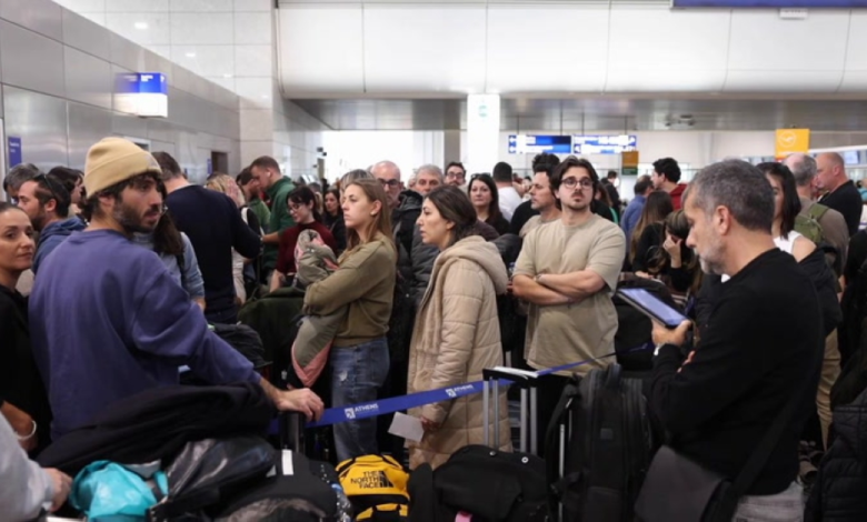 شلل حركة الطيران في اليونان: عطل فني يوقف المطارات لساعات