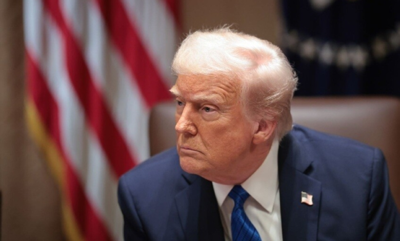 بيترو يهدد ترامب بحمل السلاح بعد اعتقال مادورو