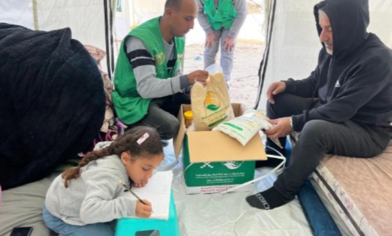 السعودية تقيم مخيمًا جديدًا لإيواء الأسر العائدة في غزة