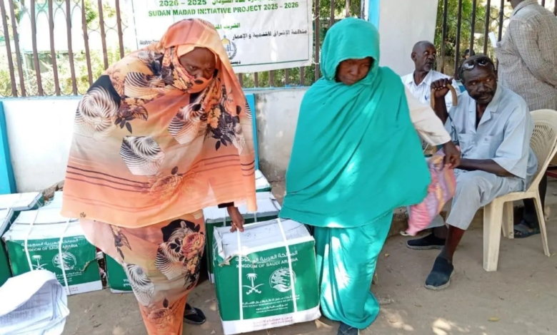 مركز الملك سلمان يوزع 1000 سلة غذائية في النيل الأزرق