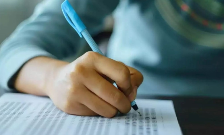 Education: Green pen regulations and calculating grades for supplementary students