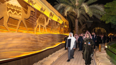 وزير السياحة يزور موسم الدرعية 25/26 ويشيد بالتجارب التراثية