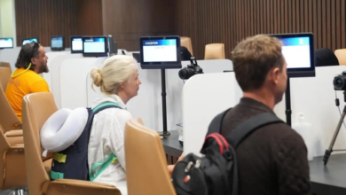 الجوازات تنهي إجراءات سياح سقطرى عبر مطار جدة