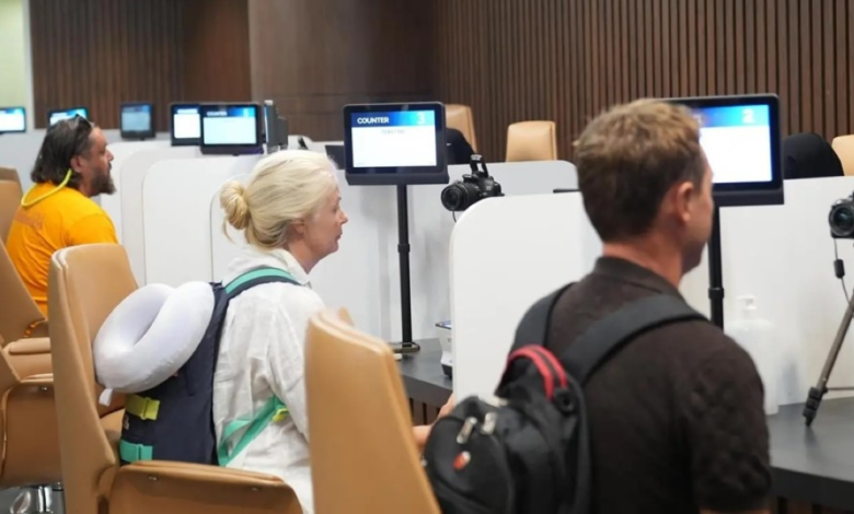 الجوازات تنهي إجراءات سياح سقطرى عبر مطار جدة