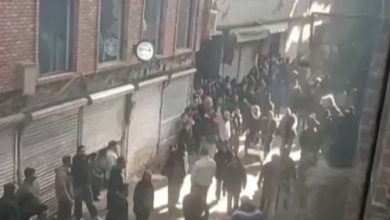 Iran protests: Internet blackout and calls for escalation from the Shah's son