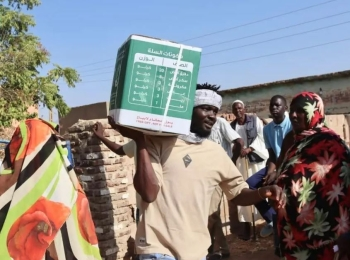 مركز الملك سلمان يوزع قسائم كسوة الشتاء في إدلب ضمن مشروع كنف