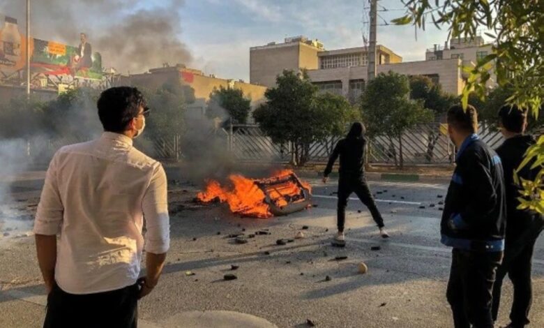 احتجاجات إيران: 192 قتيلًا وتحذيرات حقوقية من مجزرة