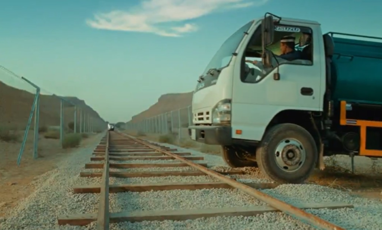 Penalty for trespassing on railway lines: a fine of 500,000 and imprisonment