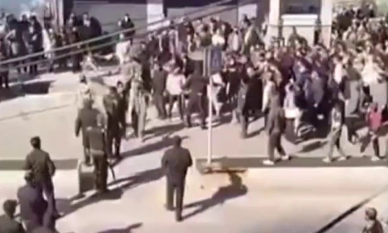 ترامب للمتظاهرين في إيران: المساعدة قادمة والعقوبات بدأت