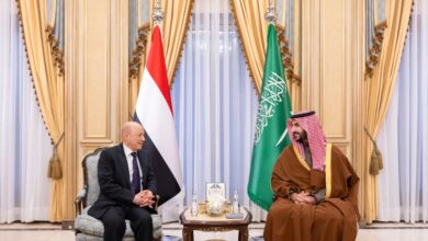 خالد بن سلمان يبحث مع القيادة اليمنية إنهاء الأزمة ودعم الاقتصاد