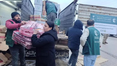 مركز الملك سلمان يوزع 560 بطانية على نازحي حلب