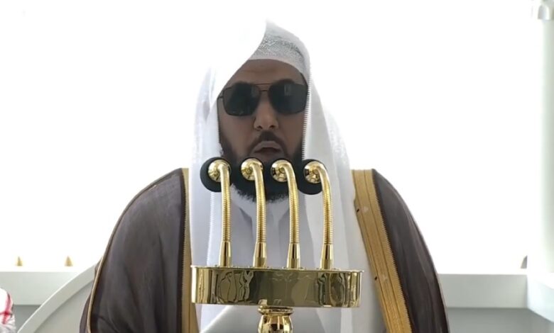 خطيب المسجد الحرام يفسر سورة العصر وأهمية الوقت