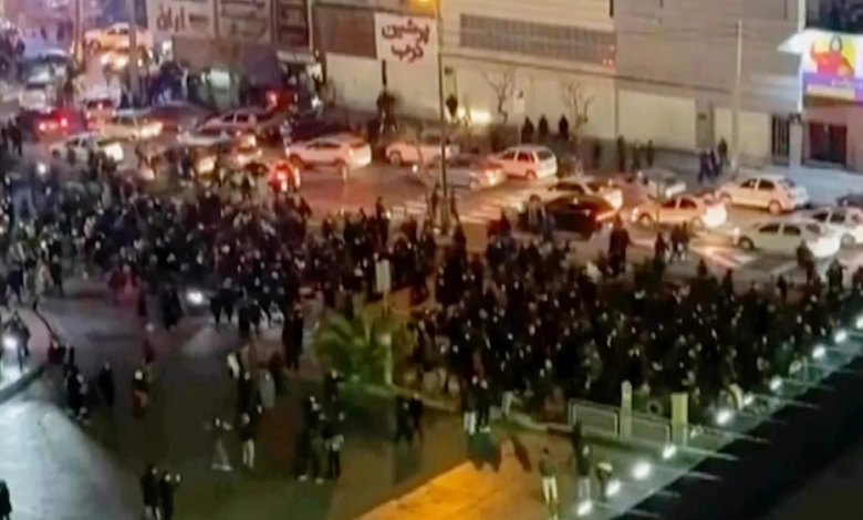 إقالة رئيس إيرانسيل لرفضه حجب الإنترنت في إيران