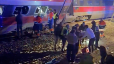 ارتفاع قتلى تصادم قطارين في إسبانيا إلى 39 وتفاصيل الكارثة