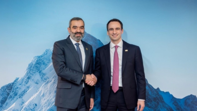 السواحه يبحث في دافوس مستقبل الذكاء الاصطناعي مع واشنطن