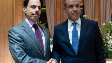 فيصل بن فرحان يلتقي نظيره المصري في دافوس لبحث مستجدات المنطقة