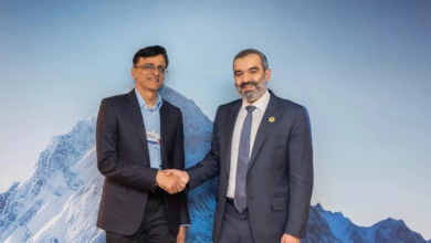 السواحة يبحث في دافوس شراكات الذكاء الاصطناعي والحوسبة