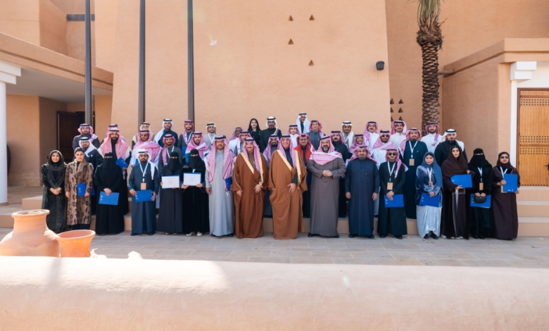 Al-Maghlouth honors graduates of historical media at the Saudi Media Academy