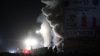 ارتفاع ضحايا حريق كراتشي إلى 60 قتيلاً: تفاصيل الكارثة