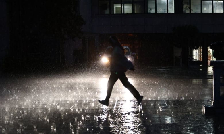 مقتل عنصر خفر سواحل في اليونان بسبب العاصفة وتأجيل سفر رئيس الوزراء