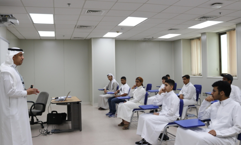 إلزام المديرين والمشرفين بالرخصة المهنية وتوحيد الرسوم بـ 100 ريال