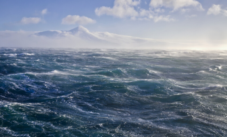 حرارة المحيطات تسجل مستويات قياسية: تحذيرات من كوارث مناخية