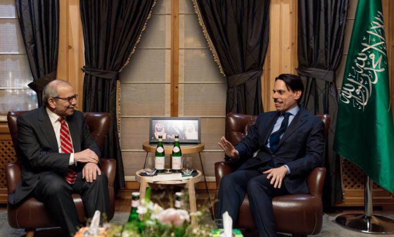 وزير الخارجية السعودي يثمن جهود لبنان في بسط السيادة وحصر السلاح