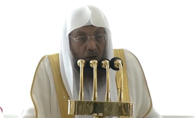 The preacher of the Grand Mosque: Choosing a good friend is a gain for this world and the hereafter