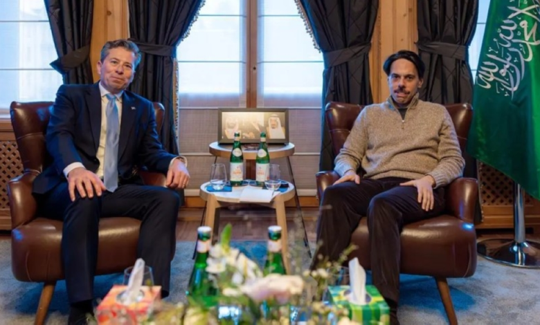 Faisal bin Farhan and Tom Fletcher discuss humanitarian cooperation in Davos