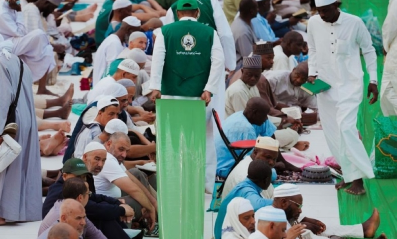 إفطار الصائمين في الحرمين: حوكمة رقمية عبر إحسان ونسك