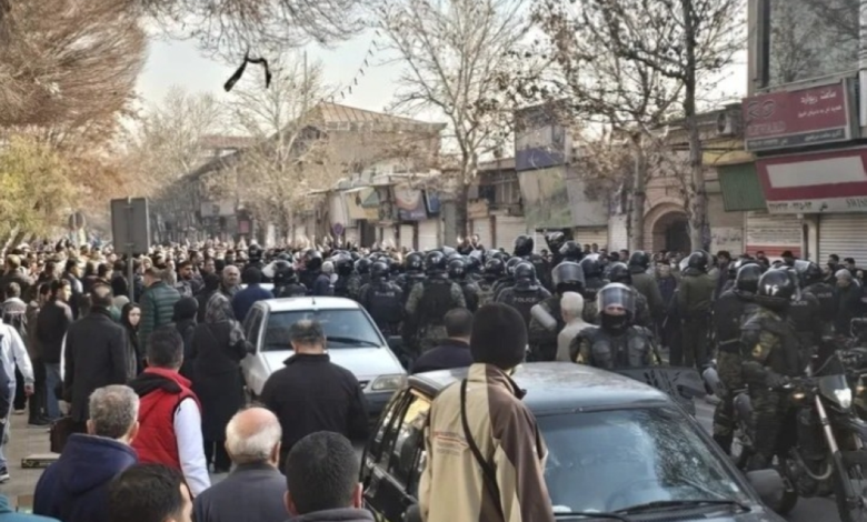 إيران تعلن عودة الإنترنت قريباً بعد انقطاع أسبوعين