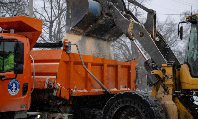 ترامب يعلن الطوارئ في 10 ولايات لمواجهة عاصفة شتوية